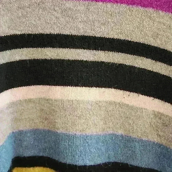 New Day Soft Sweater - Picture 4 of 10